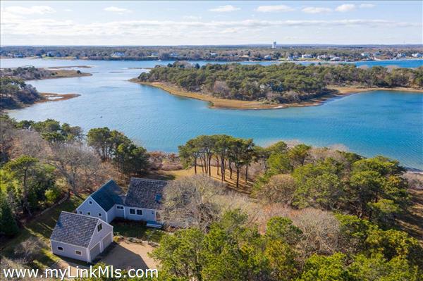 Property comes with a mooring right in front.