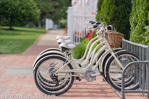 Complimentary bikes at Harbor View Hotel