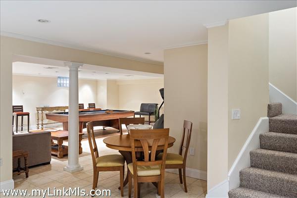 Huge billiards recreation room - the place to hang out!
