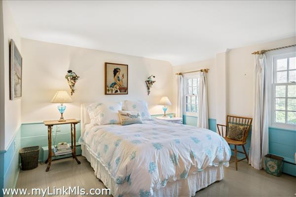 Guest bedroom
