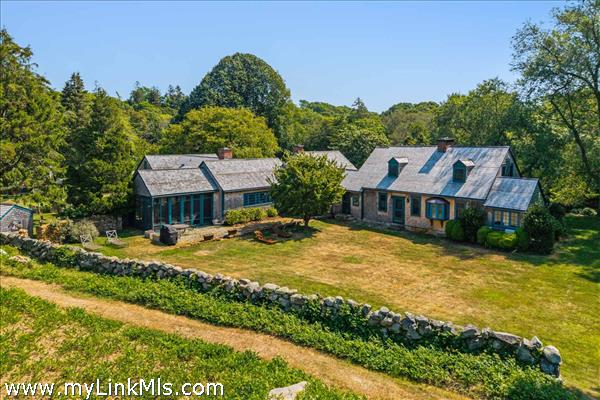 Seven Gates Estate on 26.5 Acres