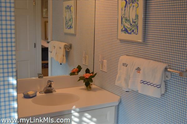 2nd floor full bath
