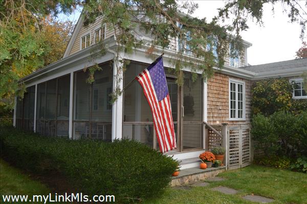 Welcoming screened in porch