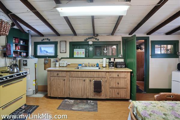 cottage kitchen