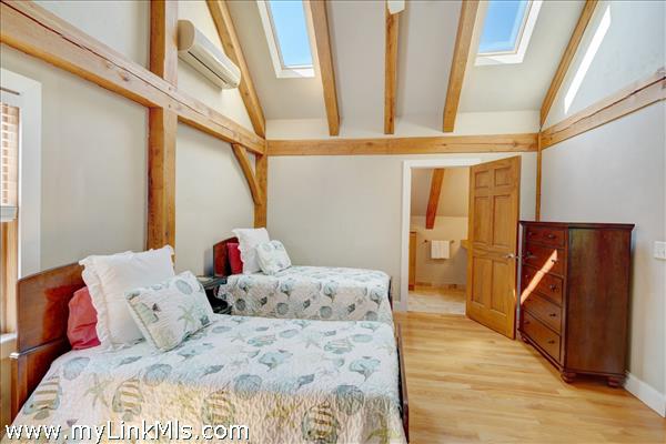 Ensuite # 1 - Second Floor