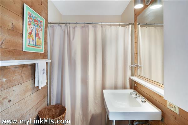 Main House primary bathroom