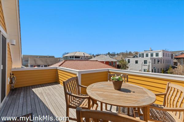 Private back deck