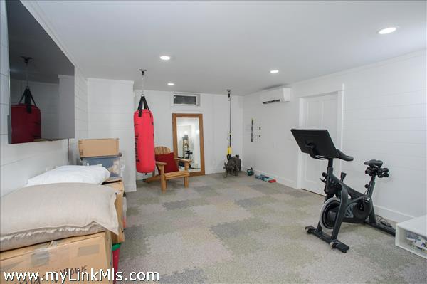 Finished basement space 20' X 14'
