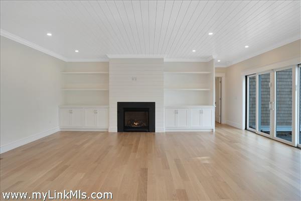 greatroom with gas fireplace