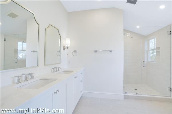 2nd floor middle guest bedroom private full bathroom