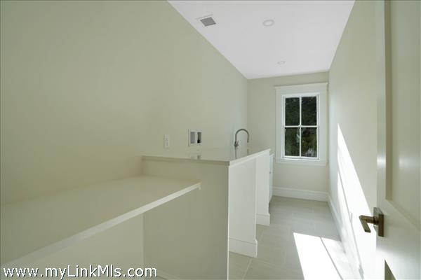 2nd floor laundry room