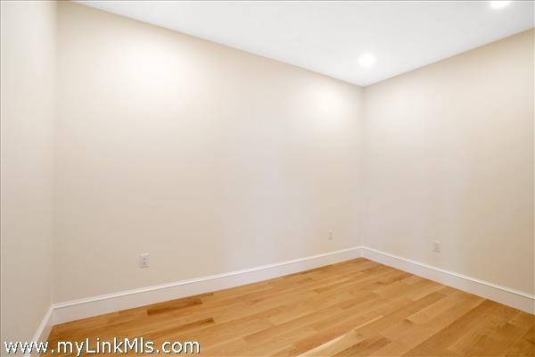 Home office off 1st floor en-suite bedroom
