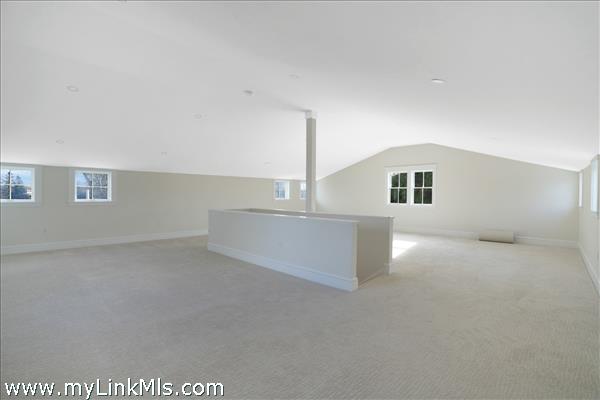 Upper level lounge area