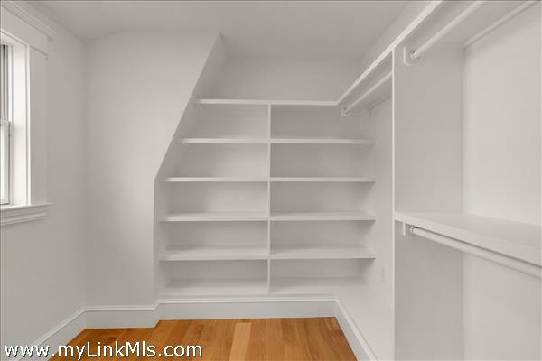 Additional 2nd floor guest bedroom walk in closet