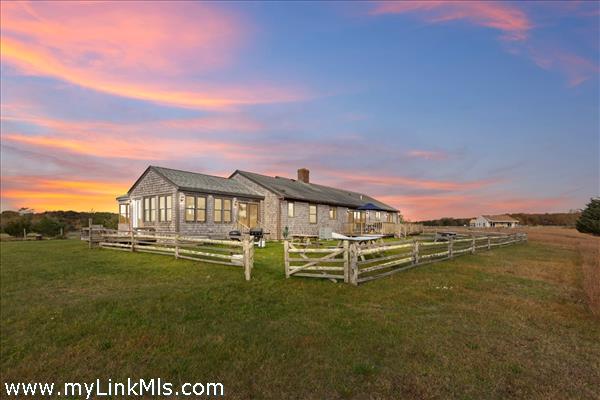 4 Bedroom waterfront home