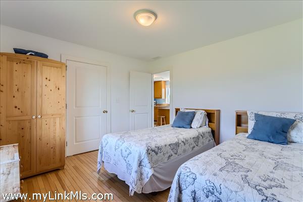 guest bedroom 4