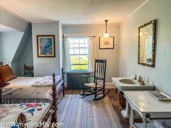 Fourth bedroom