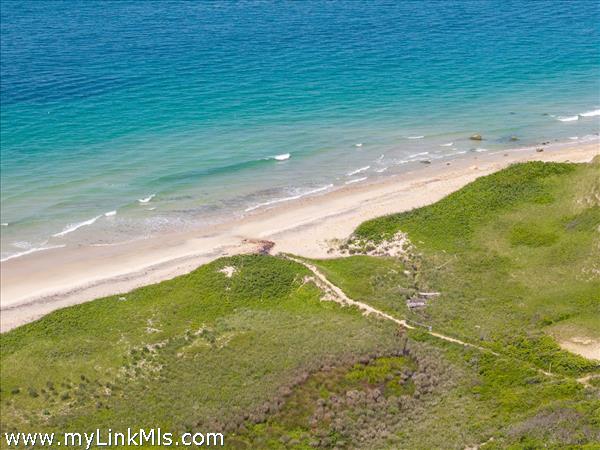 Moshup Beach