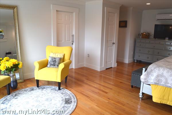 Sitting area in primary bedrom