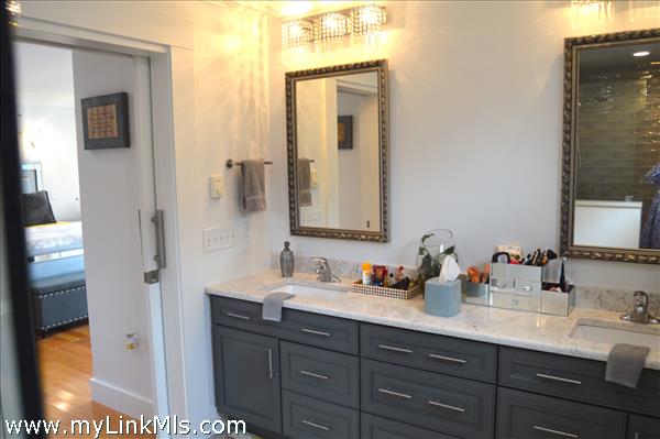 Primary bedroom bath