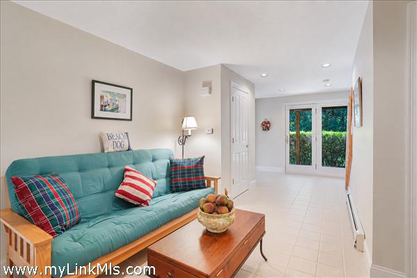 Entry foyer with sitting area