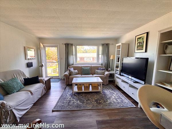 Large Living Room Window that allows plenty of Light