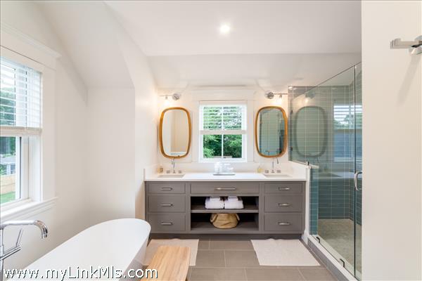 2nd floor primary bedroom full bath