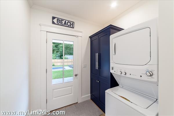 1st floor laundry