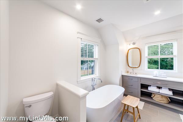 2nd floor primary bedroom full bath