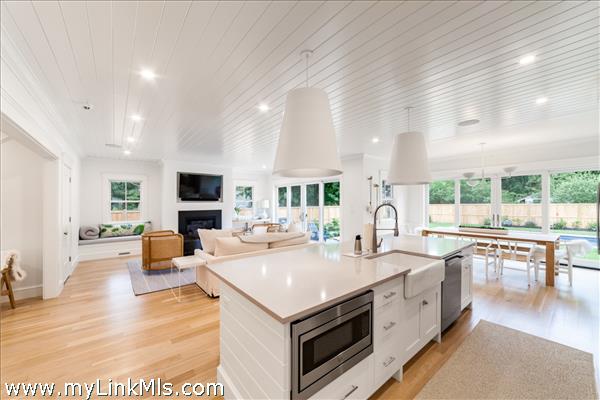Kitchen/dining/lounge