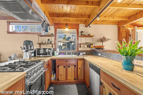 Guest House Kitchen