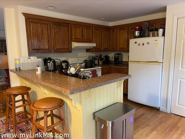 L shaped counter with snack bar