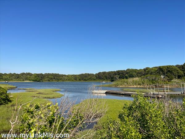 access to Sengekontact and the ocean beyond