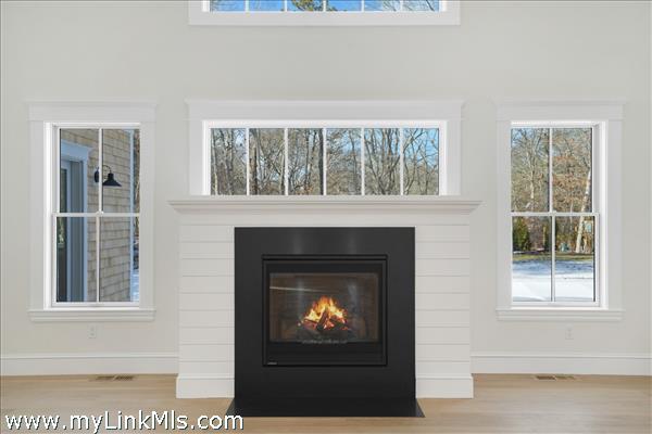 Gas fireplace