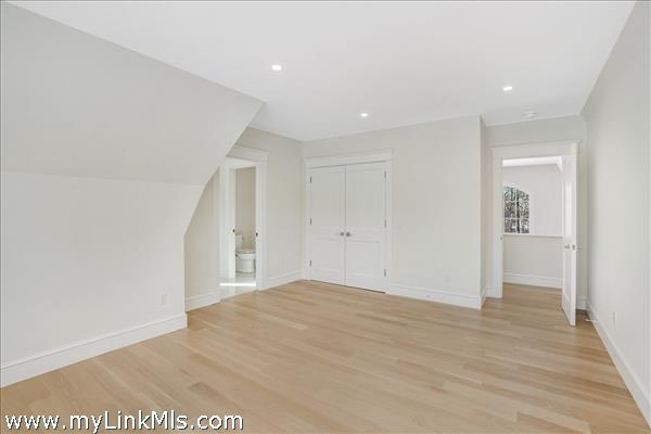 3rd bedroom of 4 bedrooms