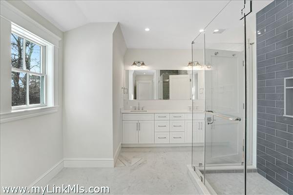 2nd floor shared bath