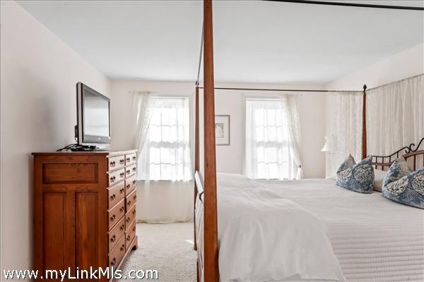 2nd Floor - primary bedroom