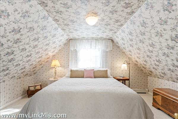 3rd Floor bonus room