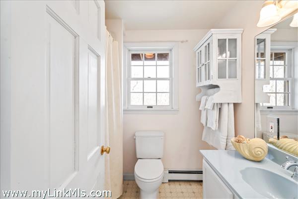 2nd Floor - full bath with tub and shower