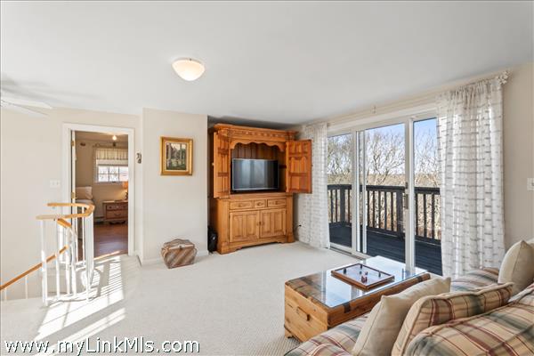 3rd Floor loft lounge