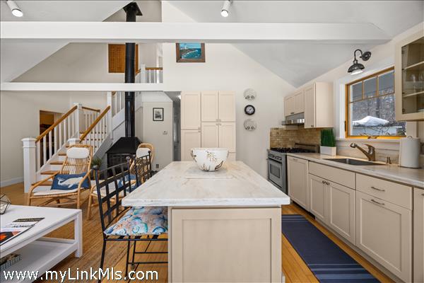 ...with an island ideal for casual dining