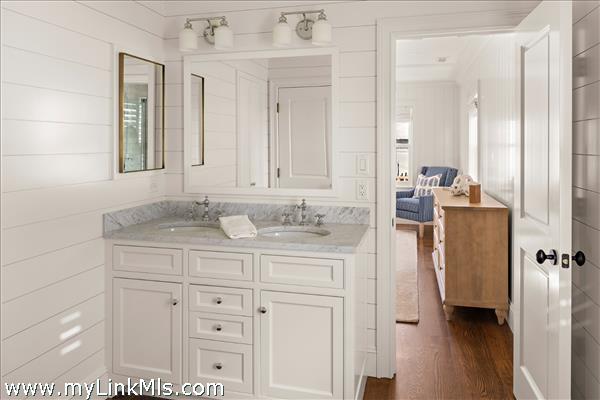 Ensuite