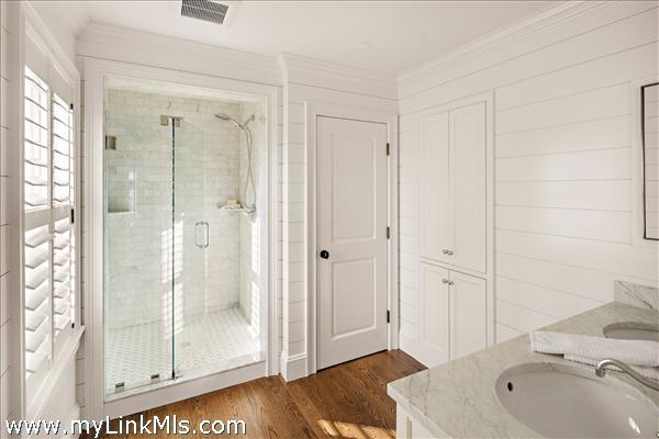 Ensuite
