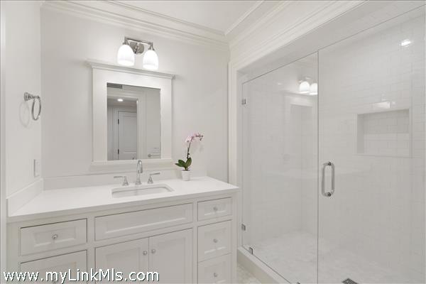 Lower level bedroom suite
