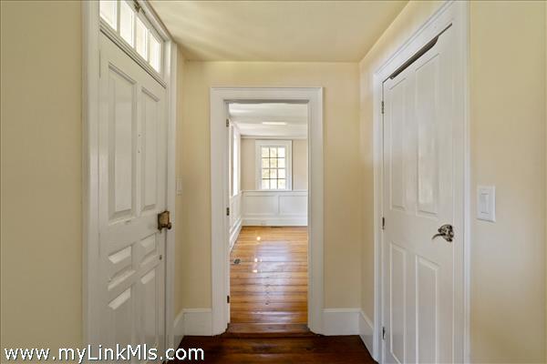 Front entrance hall to the living room