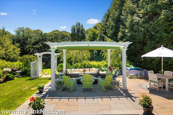 Outdoor Seating Area