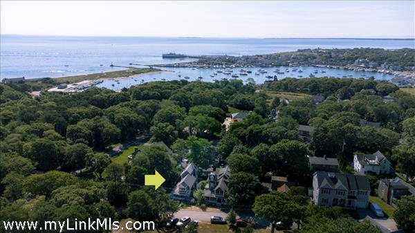 Close to Beach, Harbor and Town!