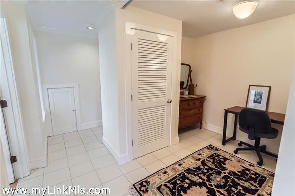 Lower Level Office Alcove
