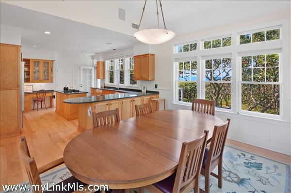 Kitchen Dining Area