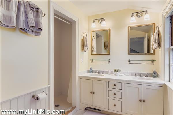 and primary en suite bath